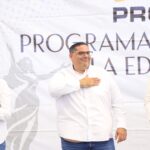 Entregan DIF Mazatlán y Gobierno Municipal becas PROBEC a niñas y niños de primarias del puerto