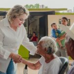 ENTREGA LA DRA. ENEYDA ROCHA A NOMBRE DEL GOBERNADOR DE SINALOA APOYOS EN COMUNIDADES DE BADIRAGUATO