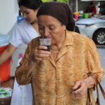 Salud Municipal instala módulos de distribución de suero para prevenir deshidrataciones y golpes de calor