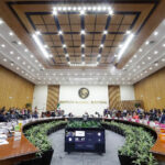 INE propone multas a candidatos que aparecieron en acordeones durante elecciones