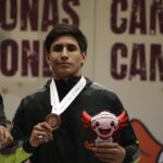 PC Culiacán y Bomberos liberan el dedo de una adolescente que se le atoró en el barandal de su casa