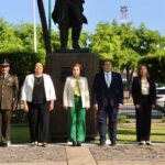 Encabeza secretaria de SEBIDES izamiento por el 214 aniversario de la muerte de Miguel Hidalgo y Costilla