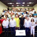 Entrega gobernador Rocha estímulos por jubilación a trabajadoras y trabajadores del Colegio de Bachilleres del Estado de Sinaloa