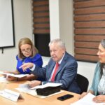 El diputado Víctor Antonio Corrales Burgueño participa en la reunión de la Comisión de Hacienda Pública y Administración.