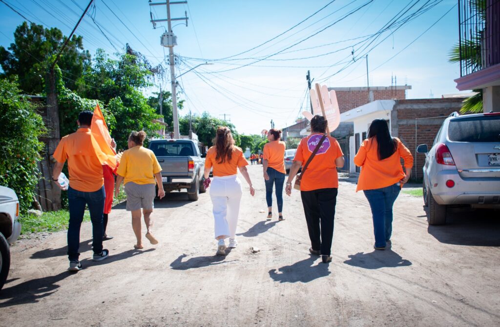 Realizan brigada de difusión por el Día Naranja en la colonia Constitución CROC