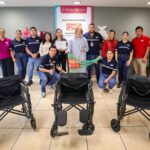 RECIBE LA DRA. ENEYDA ROCHA DONACIÓN DE SILLAS DE RUEDAS POR PARTE DE TIENDAS OXXO