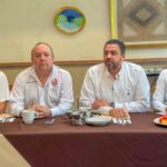Se reúne Ismael Bello Esquivel con liderazgos y estructura de la LCA
