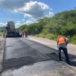 Atiende Gobierno de Sinaloa bacheo de carreteras estatales