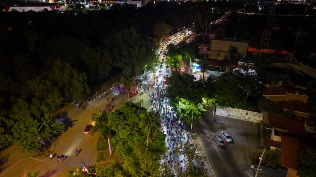 Cientos de ciclistas recorren las calles en Rodando Ando X Culiacán