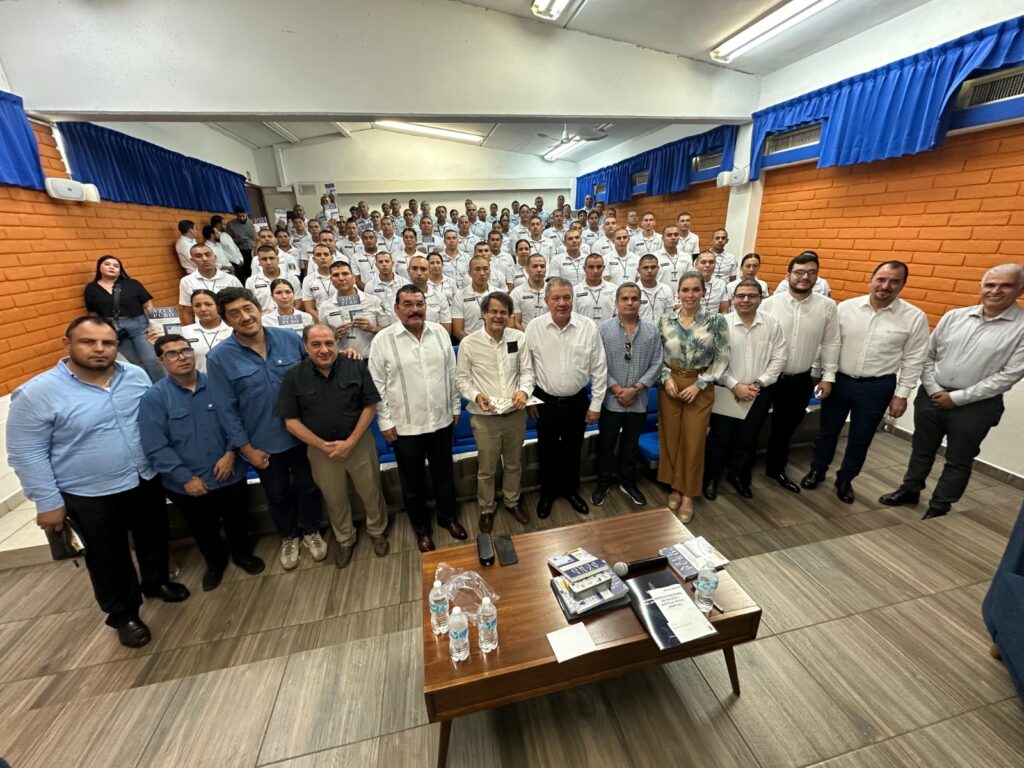 Experto en seguridad charla con Cadetes de la Unipol