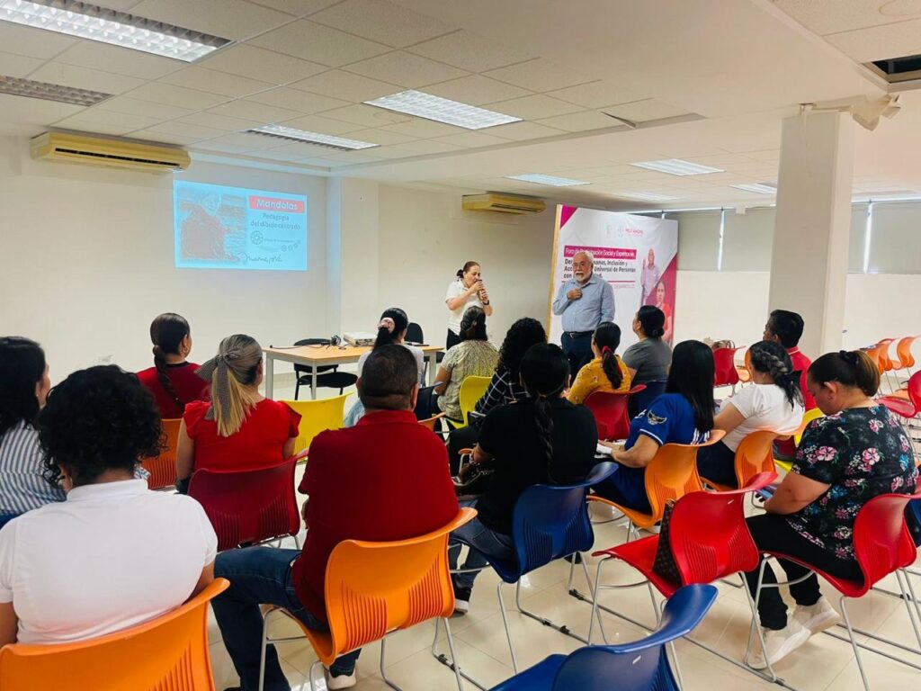 Ofrece Dirección de Educación capacitación en “Neurodiversidad y Cultura de Paz en la Escuela”.