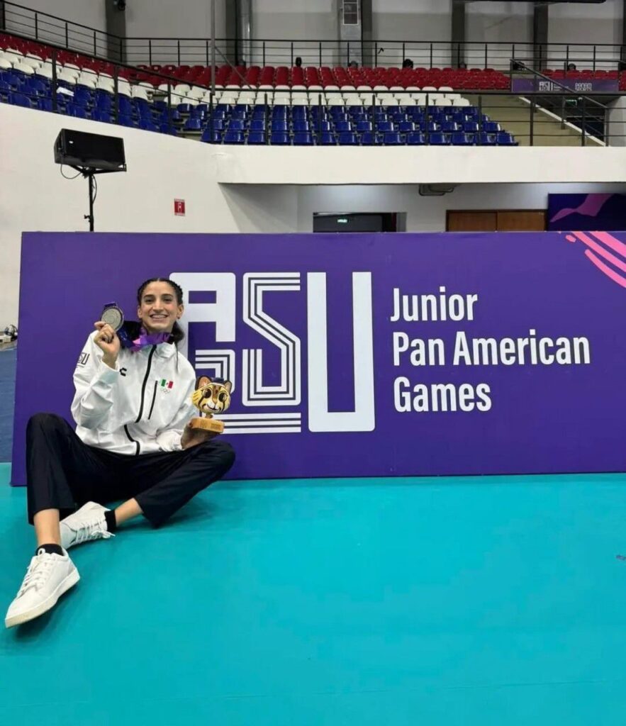 Andrea Félix, orgullo de la Facultad de Ingeniería de la UAS, logró la medalla de plata con la selección mexicana de voleibol en los Panamericanos Jr.