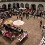 Emprendedoras locales dan vida al Bazar “Tradiciones de Otoño” en el Ayuntamiento