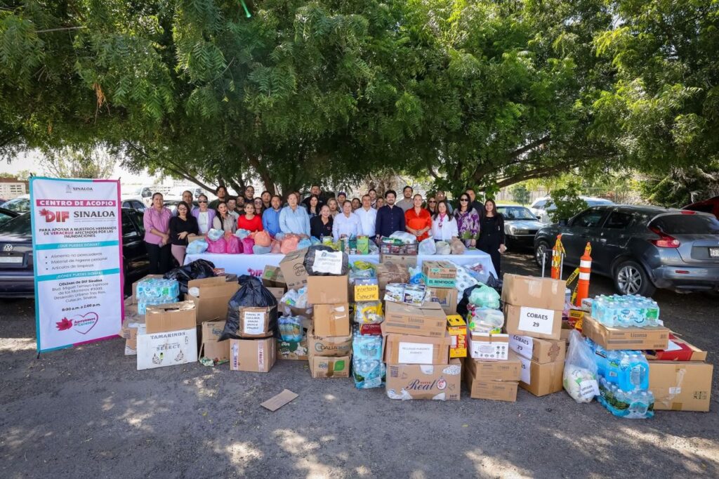 LAS Y LOS SINALOENSES SE UNEN Y DONAR AL CENTRO DE ACOPIO DE DIF SINALOA.