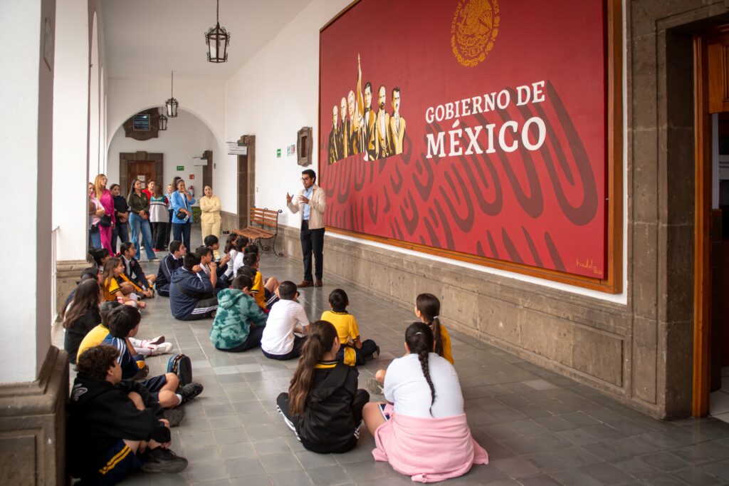 Realizan recorrido educativo en el Palacio Municipal a través del programa “Conoce tu Ayuntamiento”
