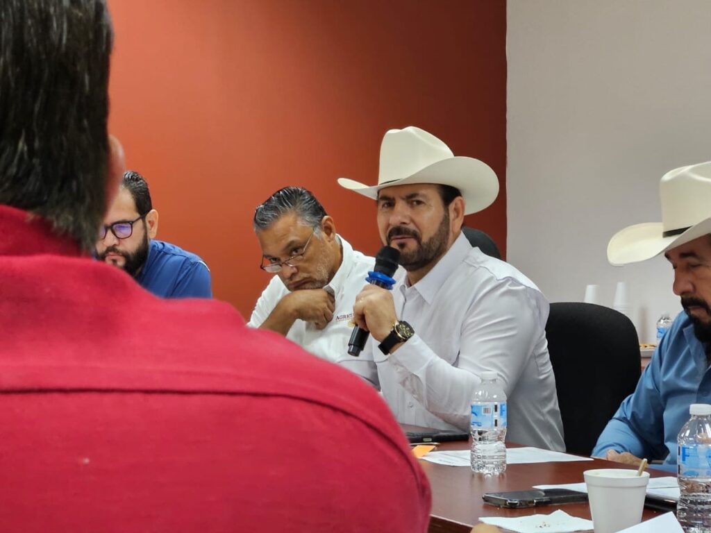 UGRS y autoridades refuerzan trabajo en unidad para proteger la ganadería sinaloense
