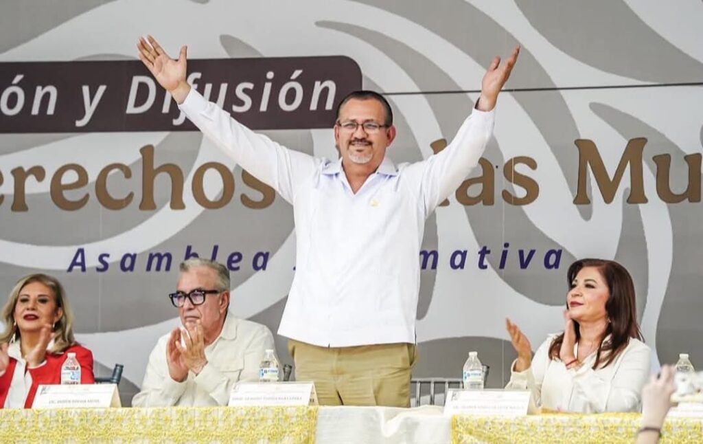 Genaro Torrecillas: la canción que nadie pidió… pero que ‘no se va, no se va’ del SNTE 27