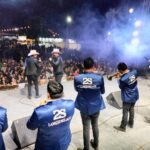 LOS 2 DE LA S EVOLUCIONAN Y REVOLUCIONAN EL ESCENARIO DEL TEATRO DEL PUEBLO