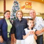 ENEYDA ROCHA DISFRUTA CON LAS FAMILIAS DEL PROGRAMA “AUTISMO EN EL CINE”