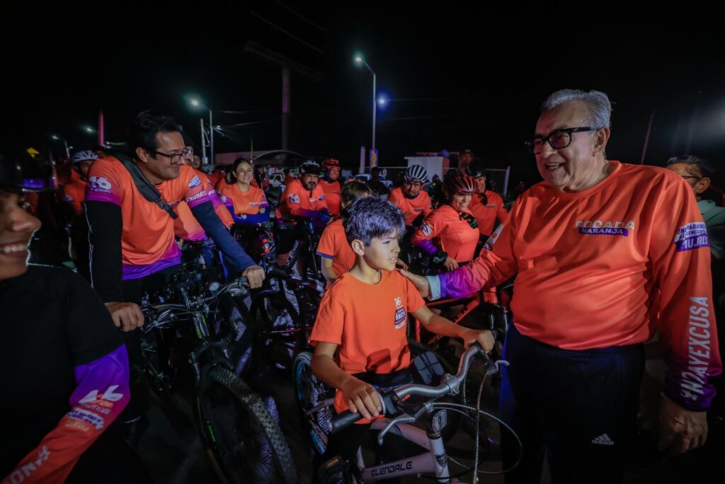 Con la participación de 1,300 ciclistas, Gobernador Rocha da el banderazo de arranque a la Rodada Naranja