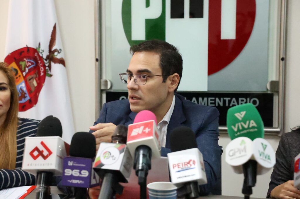 Adelantar la revocación de mandato es anticonstitucional: Bernardino Antelo Esper.