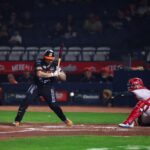 Touki Toussaint pinta de Naranja el Nido y guía a Hermosillo a la serie