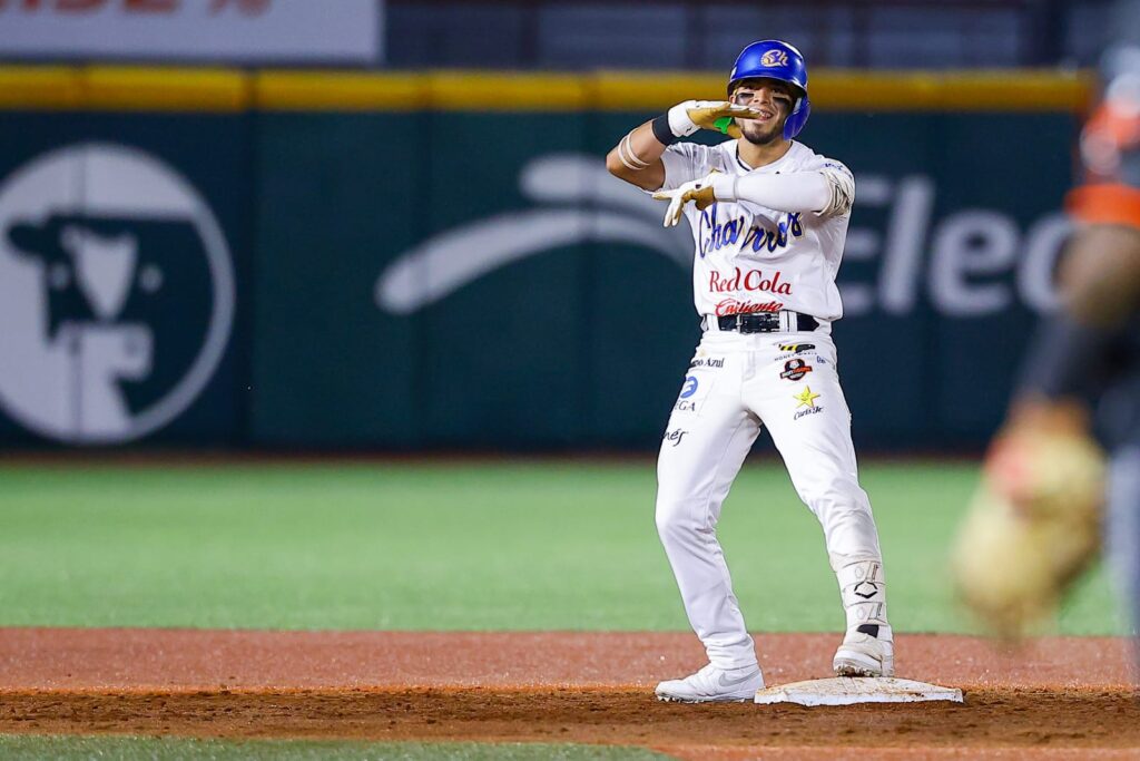 Charros de Jalisco se consolidan como líderes tras barrida sobre Naranjeros