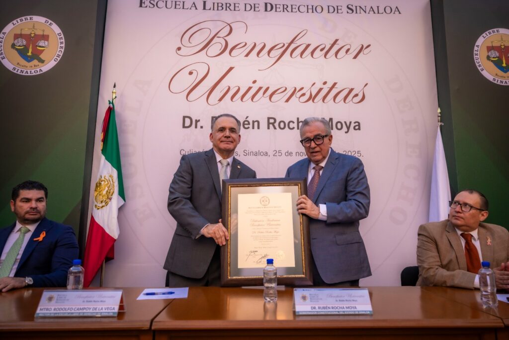 Recibe Gobernador Rocha Moya la distinción “Benefactor Universitas” de la Escuela Libre de Derecho de Sinaloa