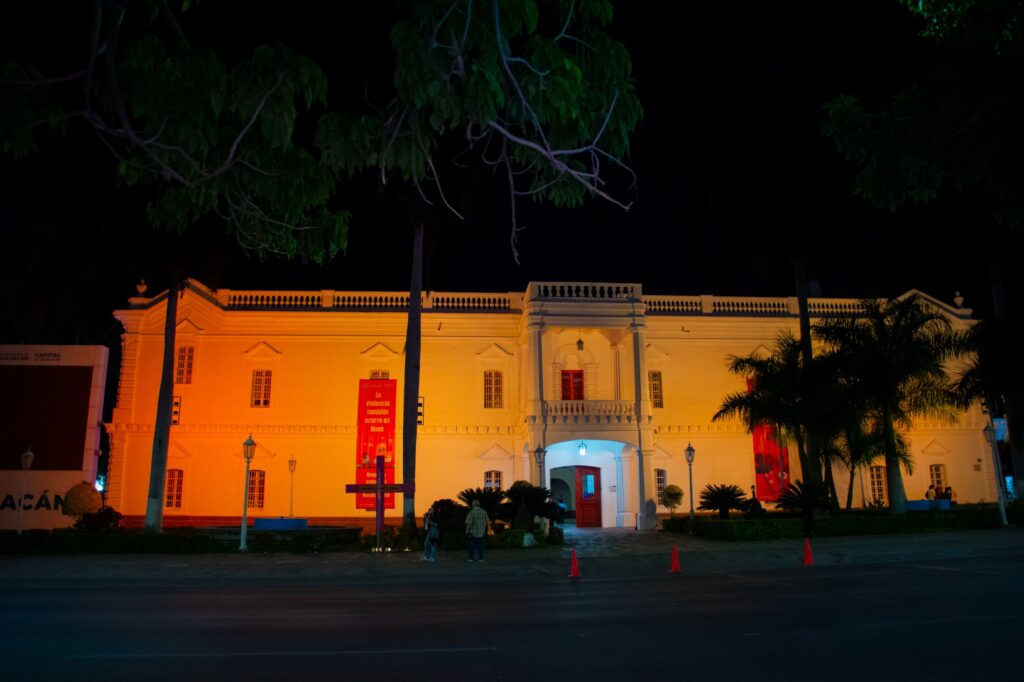Culiacán se ilumina de naranja para dar inicio a los 16 Días de Activismo contra la Violencia hacia las Mujeres