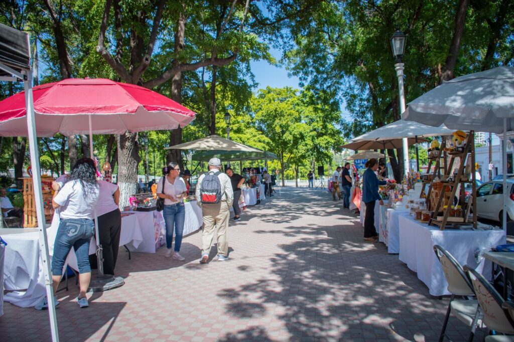 Con éxito se realiza la Expo “Tejiendo Sueños” en la Plazuela Rosales