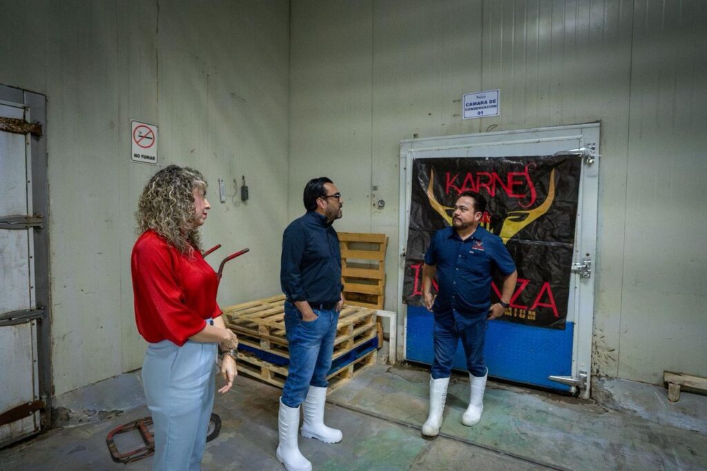 “Gracias a esto, pudimos salir adelante”; Juan de Dios Gámez entrega crédito de ‘Impulso Nafin’ a comercializadora Karnes AyL