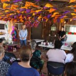 Impulsan el autoempleo de mujeres en Alcoyonqui con capacitación para elaboración de velas