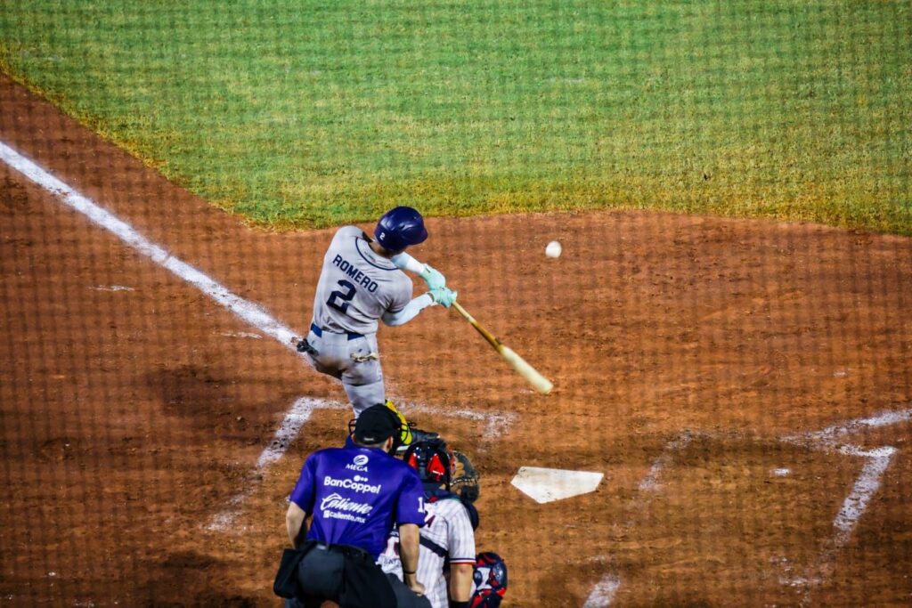 Jaguares de Nayarit rugen temprano y vencen a Águilas en Mexicali