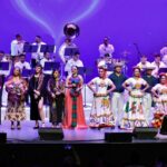 Flores de Amapa llenan de alegría y color al Teatro Ingenio
