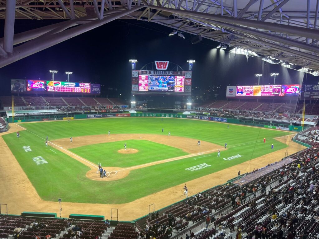 Los Yaquis pegan primero en Culiacán