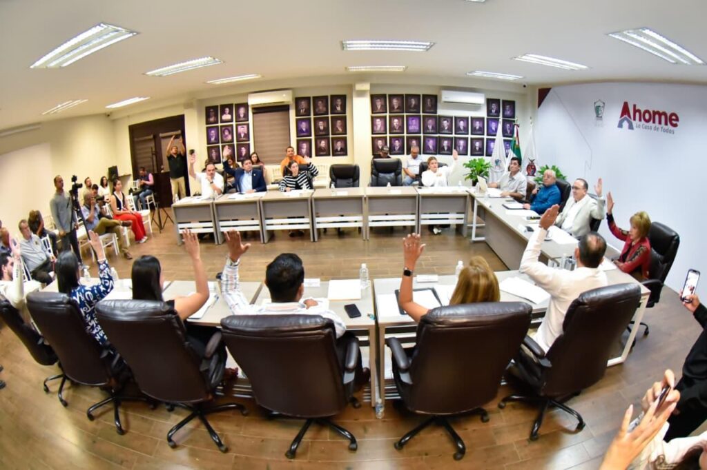 Reconoce Antonio Menéndez a integrantes del Cabildo Ahomense, por ser buenos enlaces con la sociedad.