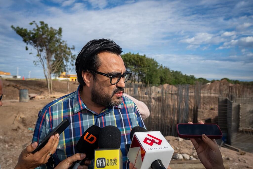 Juan de Dios Gámez supervisa construcción de la Planta Potabilizadora El Salado; estará lista a finales de enero