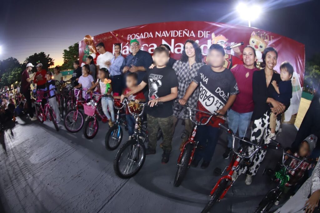 Celebran Gobierno Municipal y DIF Mazatlán la Navidad en la Unidad Deportiva Flores Magón