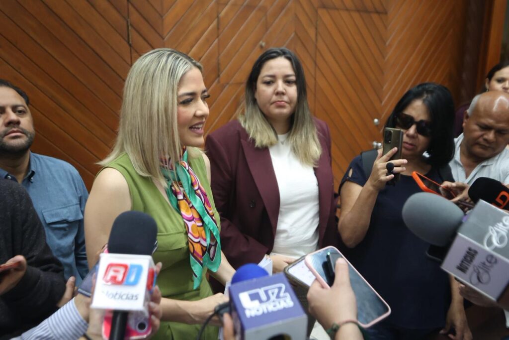 Mazatlán se perfila como un municipio pionero en la digitalización de trámites: Estrella Palacios