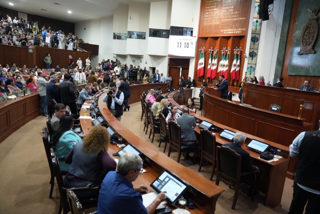 Envían para ser dictaminada la iniciativa de Ley de Ingresos y Presupuesto de Egresos del Ejecutivo estatal