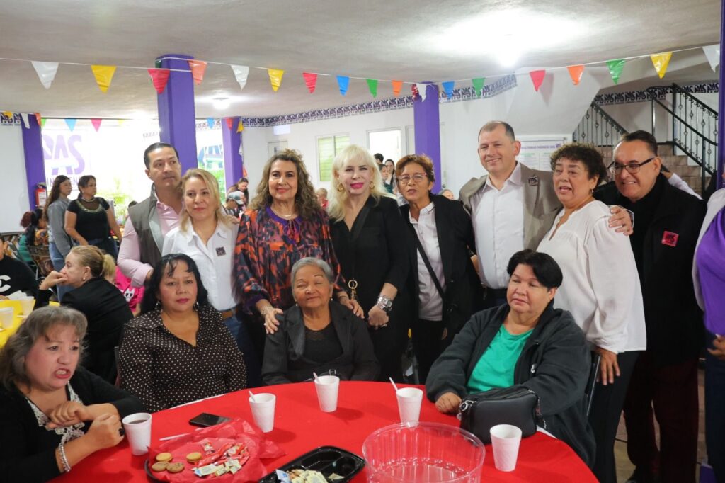 Con más de 300 líderes de colonias el PAS celebra su tradicional posada. 