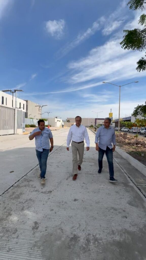 Alcalde Antonio Menéndez supervisa obras en la colonia 28 de Junio y el bulevar Zacarías Ochoa.