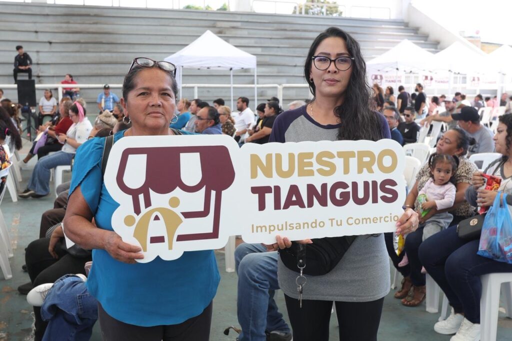 Gobierno de Sinaloa apoya a comerciantes tianguistas con equipamiento y capacitación del programa Nuestro Tianguis