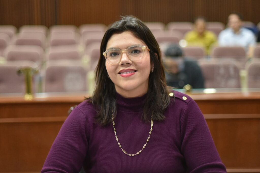 Sthefany Rea impulsa la literatura en lenguas indígenas y la industria fílmica de Sinaloa