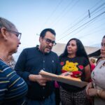 Juan de Dios Gámez cumple a vecinos de la colonia Antonio Toledo Corro; ‘se trata de que le vaya bien a las colonias’