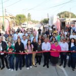Cumple Ayuntamiento de Navolato con obra de pavimentación y alumbrado en la calle Francisco I. Madero
