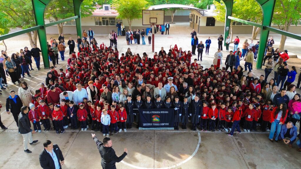 Emotivo Día Internacional de la Educación reúne a comunidad escolar en la Primaria Gregorio Torres Quintero.