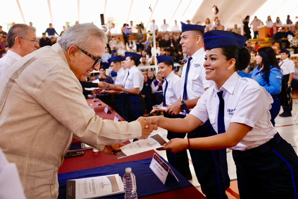 La labor del policía es tarea importante para la sociedad, afirma Gobernador Rocha; durante graduación de cadetes de la UNIPOL