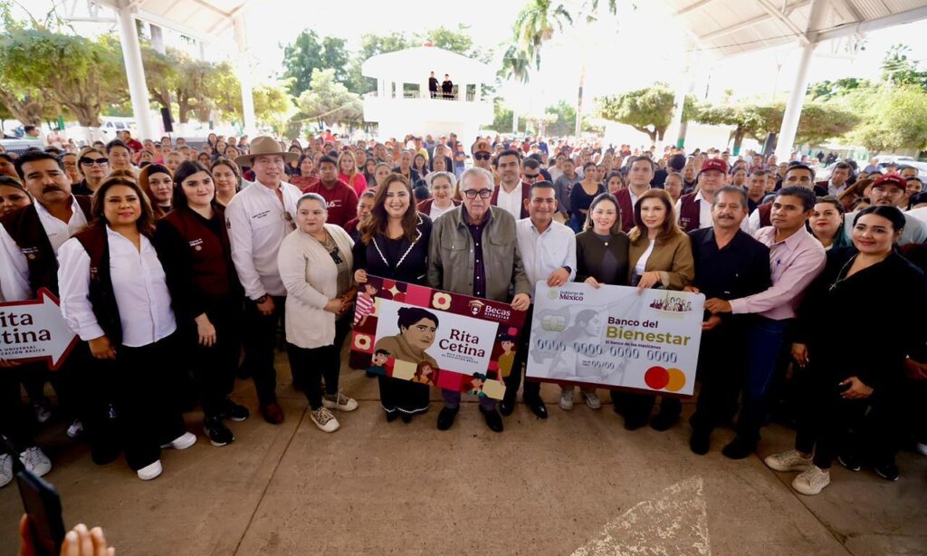 Inicia Gobernador Rocha Moya entrega de la Beca Rita Cetina en Navolato
