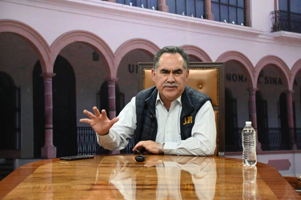 La UAS cerró un año complicado gracias al apoyo del Gobernador y, a pesar de las deudas que existen, hay buenas expectativas por los ajustes que se realizarán trabajando en equipo, afirmó el Rector Jesús Madueña